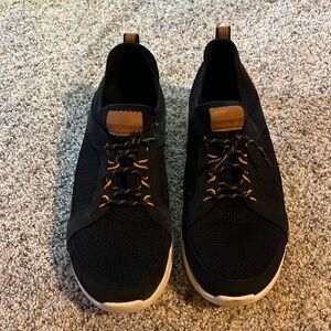 Hush puppy men’s ultralight Elevate casual sneakers, size 8